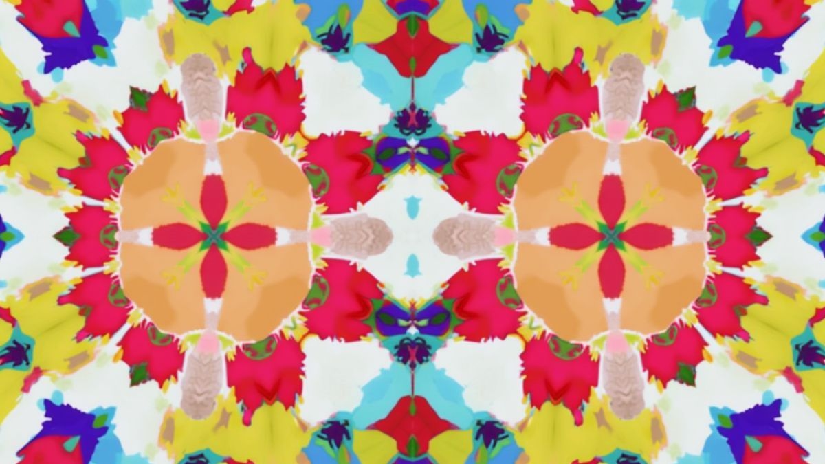 Kleurrijke geometrische vormen symmetrisch gerangschikt