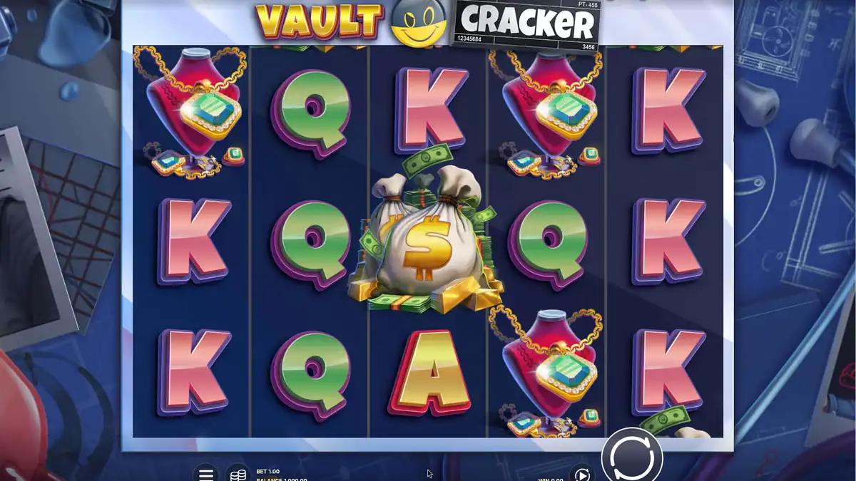 Juego base de Vault Cracker con carretes de 5x3 con figuras reales de cartas, joyas y símbolos de bolsas de dinero